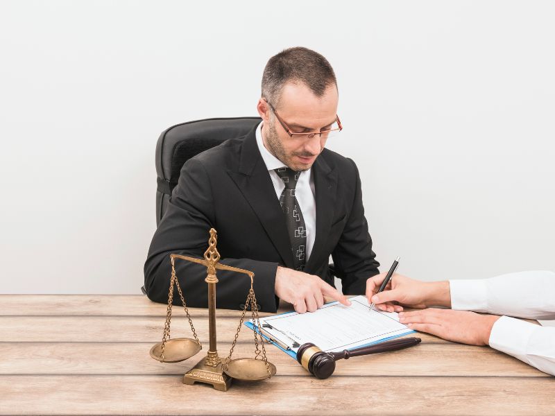 How Are Personal Injury Lawyers Paid? | Earl & Earl, PLLC